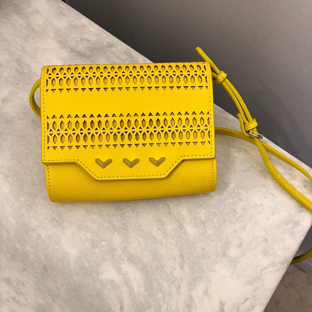Stella & Dot Yellow Crossbody